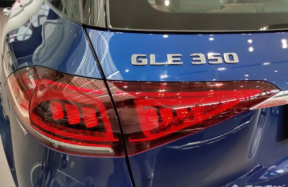 022奔驰gle350新款报价-奔驰gle350新款落地多少"