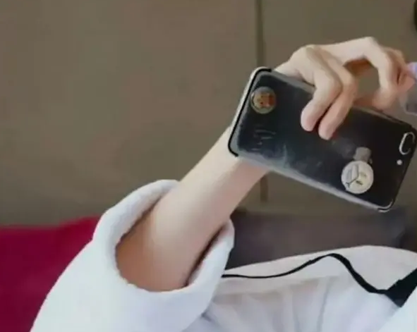 刘昊然回应一部手机用五六年 够用就行