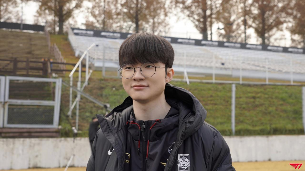 T1分享冠军中野活动返图：开奔驰的Faker