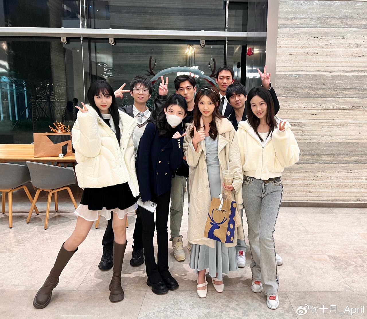 解说十月晒合照：好好好，聚会咯
